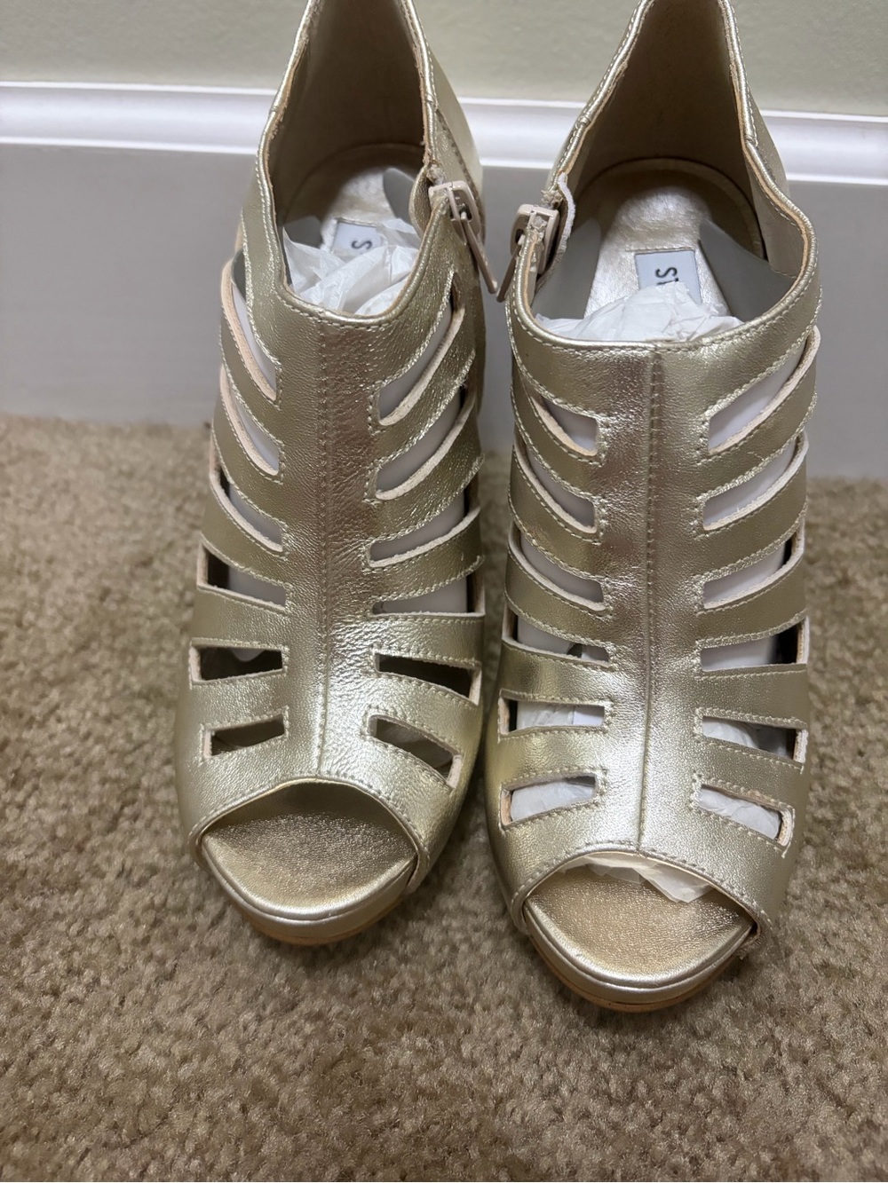 Steve Madden Metallic Gold Cutout Peep-Toe Heels